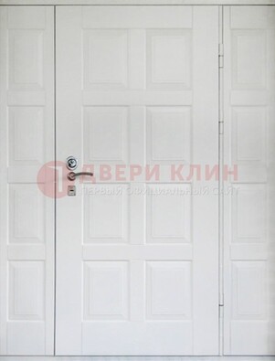 Белая входная дверь для коттеджа с МДФ ДМ-536 в Ногинске