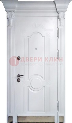 Белая металлическая дверь с массивом дуба для дома ДМД-59 в Ногинске