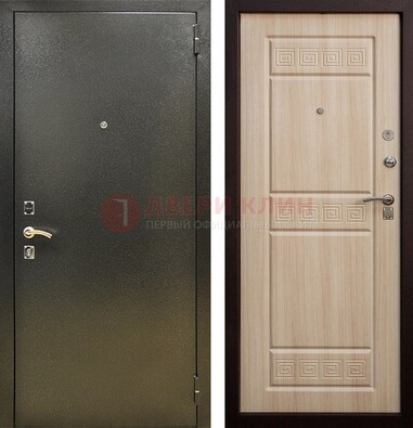 Железная темно-серая дверь с порошковым напылением и МДФ с резьбой ДП-276 в Ногинске