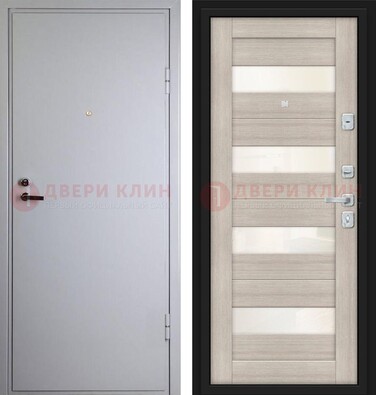Белая железная дверь с порошковым напылением и стеклом ДП-308 в Ногинске