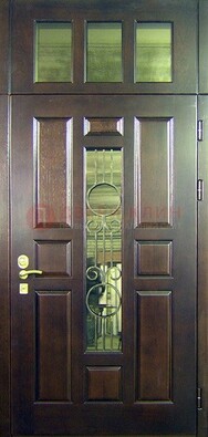 Парадная дверь со стеклянными вставками и ковкой ДПР-1 в офисное здание в Ногинске
