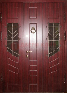 Парадная дверь со вставками из стекла и ковки ДПР-34 в загородный дом в Черноголовке