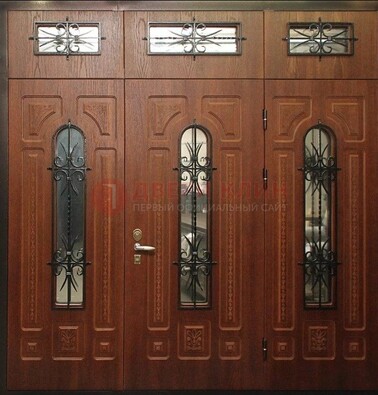 Парадная дверь с металлическими вставками и ковкой ДПР-72 в дом в Ногинске