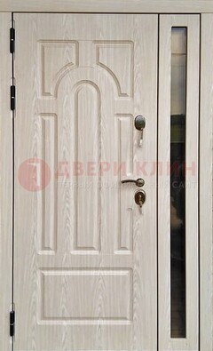 Белая металлическая дверь со стеклом ДС-68 в Ногинске