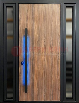 Коричневая металлическая дверь со стеклом ДС-69 в Ногинске