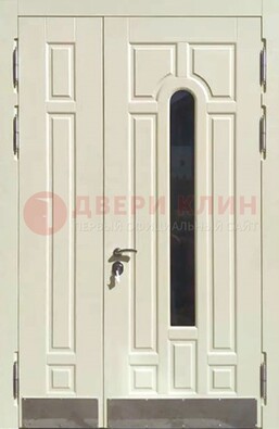Белая двухстворчатая металлическая дверь со стеклом ДС-71 в Ногинске