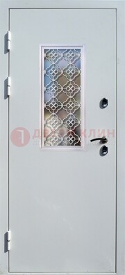 Серая металлическая дверь со стеклом и ковкой ДС-75 в Ногинске