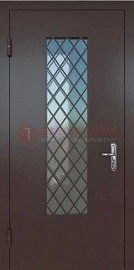 Темная металлическая дверь с решеткой и стеклом ДС-7 в Ногинске