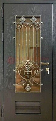 Одностворчатая железная дверь со стеклом и ковкой для дома ДСК-101 в Ногинске