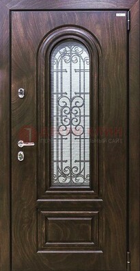 Темная филенчатая железная дверь со стеклом и ковкой ДСК-102 в Ногинске