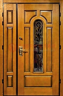 Распашная металлическая дверь со стеклом и ковкой для дома ДСК-152 в Ногинске