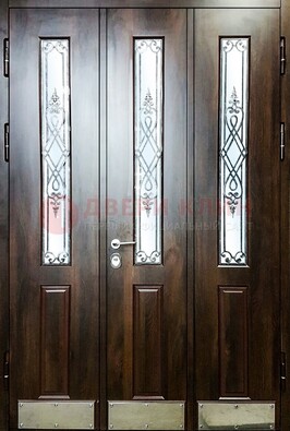 Входная дверь со стеклом и ковкой ДСК-72 в кирпичный дом в Ногинске