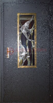 Металлическая дверь со стеклом и ковкой ДСК-82 для крыльца в Ногинске