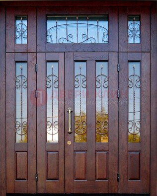 Коричневая парадная дверь с виноритом и ковкой ДВТ-168 в Ногинске