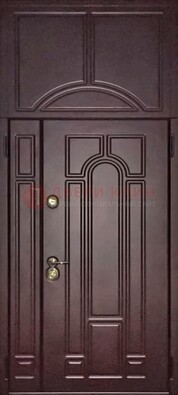 Коричневая железная дверь с виноритом и верхней фрамугой ДВТ-243 в Ногинске